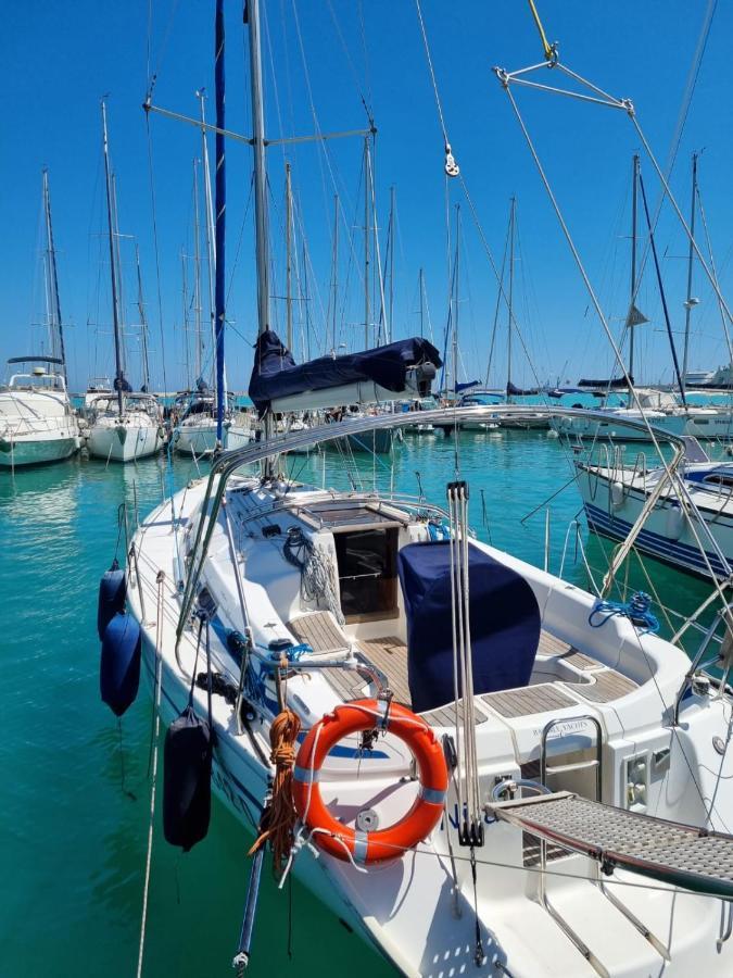 Boat And Breakfast Hotel Bari Kültér fotó